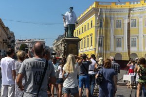 Дюк уже примерил вышиванку