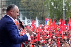 Молдова: Додон кличе на путінський «майдан»