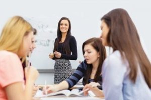 Репетитор англійської для дорослого і дитини: в чому відмінність?