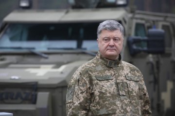 Poroshenko: Ejército ucraniano se hace más fuerte tras obtener 16 mil unidades de equipo militar