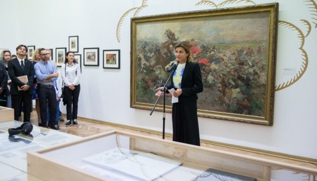 Марина Порошенко відкрила виставку "Проект Енеїда" Марина Порошенко відкрила виставку "Проект Енеїда"