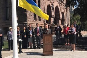 Ще одне велике канадське місто здійняло прапор України