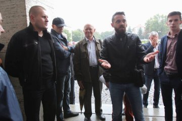 В Ужгороді під облрадою - пікет проти звернення до Президента щодо закону про освіту