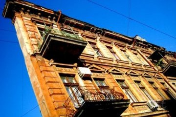 Луценка просять захистити від забудови "будинок-стіну" в Одесі