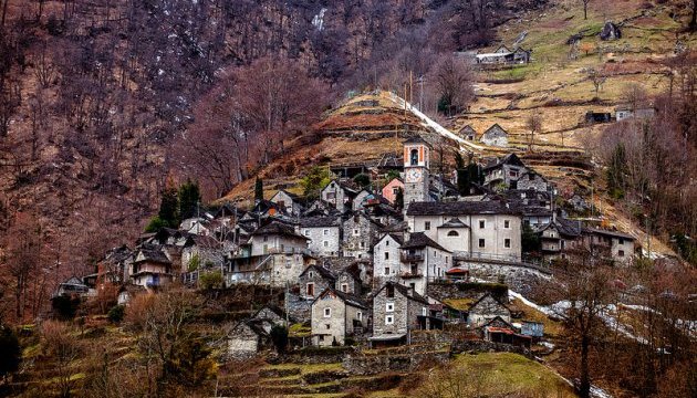 Швейцарське село стане готелем Швейцарське село стане готелем