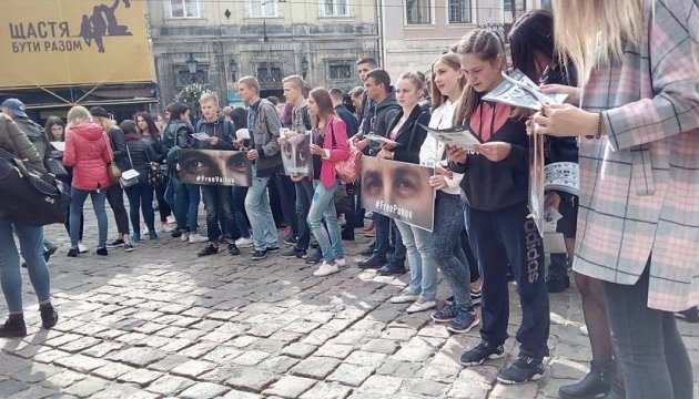 Львівська хода солідарності з в’язнями Кремля продовжиться в інших містах Львівська хода солідарності з в’язнями Кремля продовжиться в інших містах