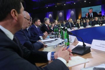 Децентрализация: Порошенко заявляет о росте доходов бюджетов в 2,5 раза