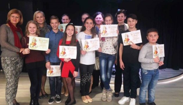 У Ризі назвали переможців VІI Фестивалю української молоді "Балтійські зорі" У Ризі назвали переможців VІI Фестивалю української молоді "Балтійські зорі"