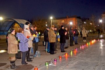 В Славянске в память о жертвах Голодомора зажгли свечи