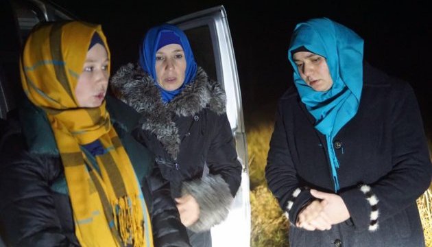 Затриманих на адмінкордоні з Кримом жінок питали про зв'язки з ІДІЛ - журналіст Затриманих на адмінкордоні з Кримом жінок питали про зв'язки з ІДІЛ - журналіст