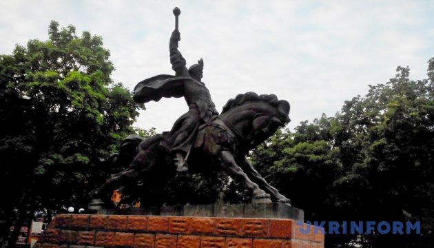 Хмельницький: перший погляд Хмельницький: перший погляд