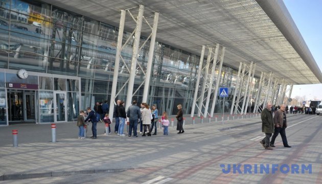 У Львові негода скасувала всі авіарейси У Львові негода скасувала всі авіарейси