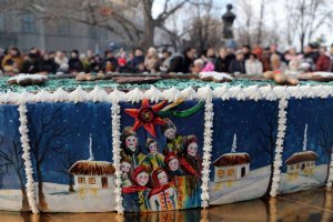 Одесситов угостили "гоголевским" тортом