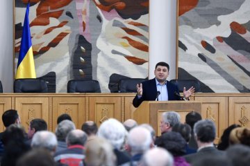 Премьер считает, что Парасюка стоит лишить депутатской неприкосновенности