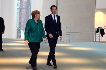 “Жесткий Brexit” и миграция: Меркель и Курц обсудили темы неформального саммита