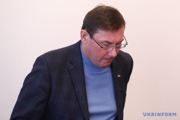 Скандал навколо угорського фонду: закарпатські депутати звернулися до Луценка