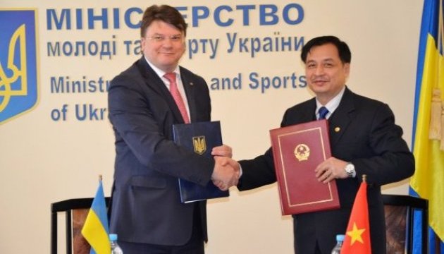 Украина и Вьетнам подписали межгосударственное соглашение в сфере физкультуры и спорта Украина и Вьетнам подписали межгосударственное соглашение в сфере физкультуры и спорта