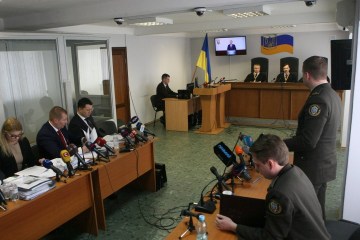 Адвокат Януковича обіцяє забезпечити допит Азарова і Ко