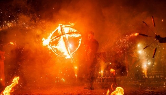 В Ужгороді спалили Мару і закликали весну В Ужгороді спалили Мару і закликали весну