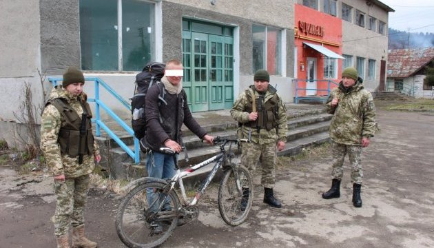 Німецький велосипедист намагався пробратися через кордон в Україну Німецький велосипедист намагався пробратися через кордон в Україну