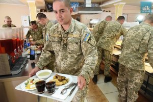 На солдатской кухне – перемены. Теперь уже без показухи?
