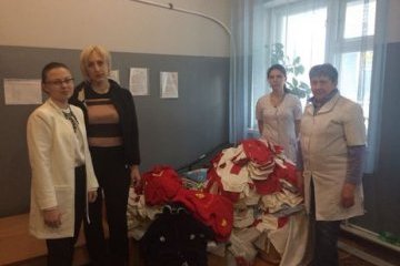 Діаспора зі Швейцарії передала 90 кг одягу двом українським дитбудинкам