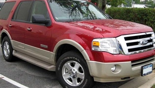 Ford отзывает 350 тысяч внедорожников и грузовиков Ford отзывает 350 тысяч внедорожников и грузовиков