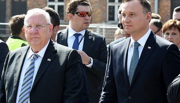 Президенти Польщі та Ізраїлю очолили в Освенцімі “марш живих” Президенти Польщі та Ізраїлю очолили в Освенцімі “марш живих”