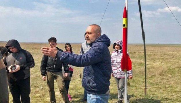 У Дніпрі випробували першу в країні студентську суборбітальну ракету У Дніпрі випробували першу в країні студентську суборбітальну ракету