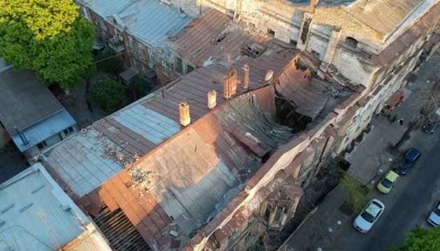 У будинку, в якому Гоголь писав другий том «Мертвих душ», обвалився дах У будинку, в якому Гоголь писав другий том «Мертвих душ», обвалився дах