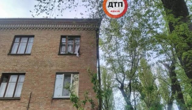 У Києві стався вибух у квартирі, є постраждалий У Києві стався вибух у квартирі, є постраждалий