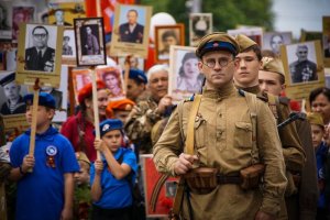 Россия: плевки в победу, триумф собственного зла