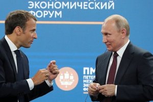 Макрон після зустрічі з Путіним: ЄС не зніме санкції з Росії без прогресу в Україні