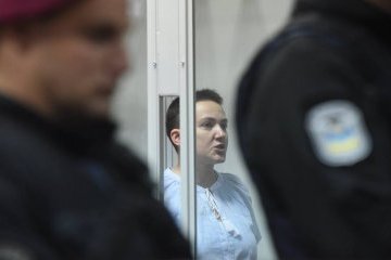 Савченко оставили под стражей, ее жалобы на анализ ДНК силой проверят