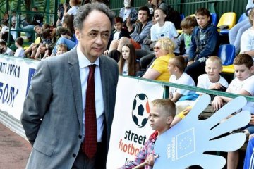 Mingarelli eröffnet Kinder-Fußballfestival in Region Kiew