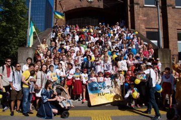 Парад вишиванок у Токіо зібрав майже 200 учасників