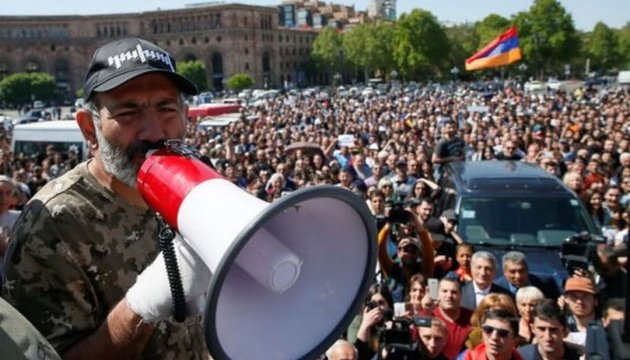 Вірменський «Майдан»: чи не поспішає опозиція святкувати перемогу? Вірменський «Майдан»: чи не поспішає опозиція святкувати перемогу?