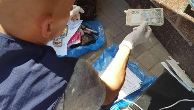 Вымогать деньги у аграриев помогал чиновник Госпродпотребслужбы Вымогать деньги у аграриев помогал чиновник Госпродпотребслужбы