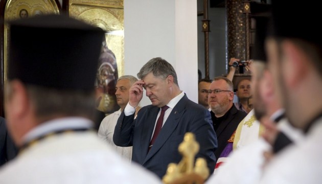 Порошенко в Днипре помолился за Украину и автокефалию Порошенко в Днипре помолился за Украину и автокефалию