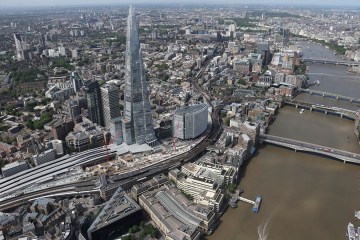В Лондоне поезд сбил насмерть троих человек