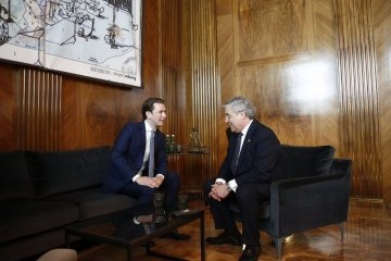 Проблема біженців: Курц і Таяні обговорили "африканський план"