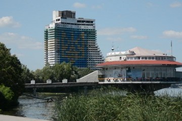 Печально известный долгострой в Днипре вернули в коммунальную собственность