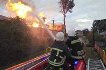 Масштабну пожежу на спиртовій базіу Тернопільській області локалізували