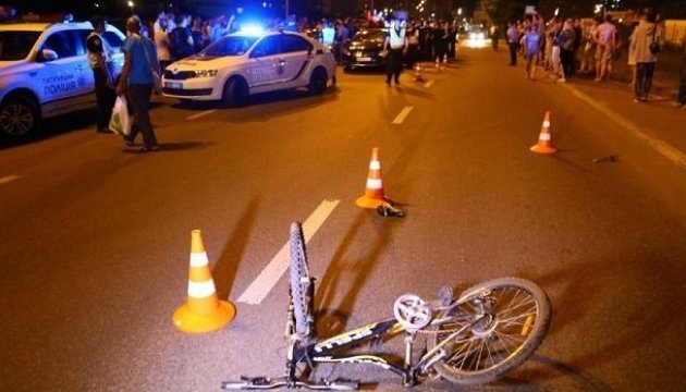 Расследованием наезда полицейского авто на подростка в Киеве займется СБУ Расследованием наезда полицейского авто на подростка в Киеве займется СБУ