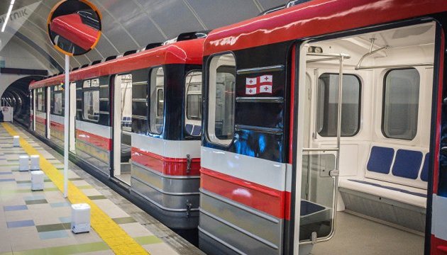 В Тбилиси бастуют машинисты метрополитена В Тбилиси бастуют машинисты метрополитена