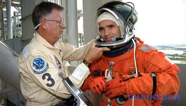 З архіву: дружба з Росією, партнерство з НАТО та гімн для Каденюка (1997) З архіву: дружба з Росією, партнерство з НАТО та гімн для Каденюка (1997)