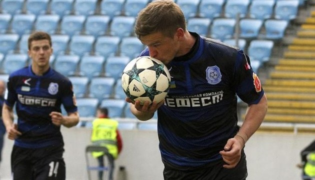 Футбольний клуб "Десна" має намір підсилитися Олександром Гладким Футбольний клуб "Десна" має намір підсилитися Олександром Гладким