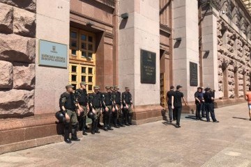 КМДА вводить “фейсконтроль” на вхід
