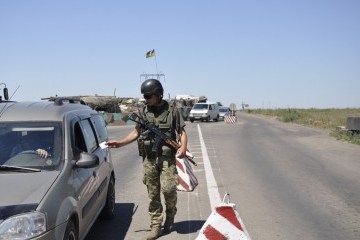 В пунктах пропуска на Донбассе в очередях ожидают 240 авто