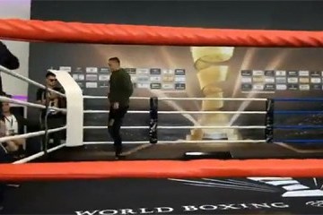Бокс: Усик відмовився від відкритого тренування в Москві перед боєм з Гассієвим